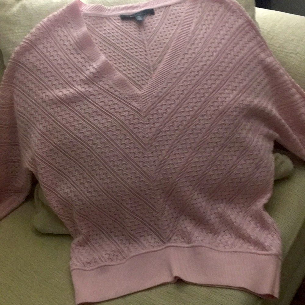 Lovely light pink sweater - size medium